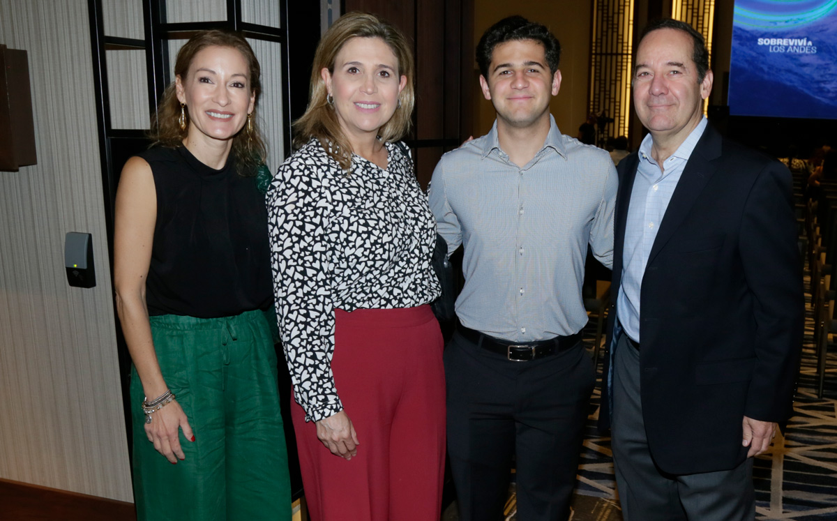 Kathia de Gómez del Campo, Ana Garza de Sáenz, Rodrigo Sáenz y Mauricio Sáenz / Foto: Omar Valdez