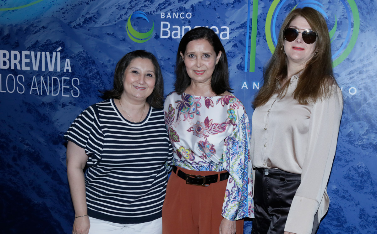 Lety Flores, Magdalena Flores y Mayra Treviño / Foto: Omar Valdez