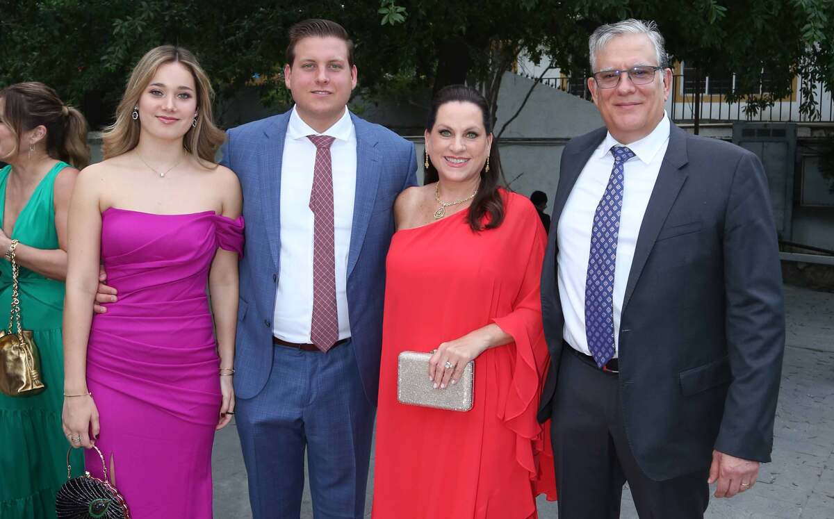 Olga Hernández, Juan Carlos calderón, Brenda de calderón y Juan Carlos calderón