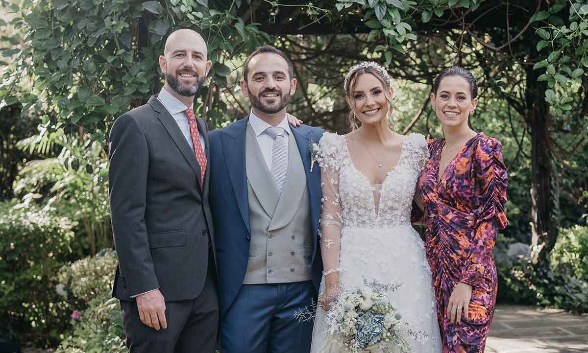 Philip Seleguany, los novios y Maya Vigil