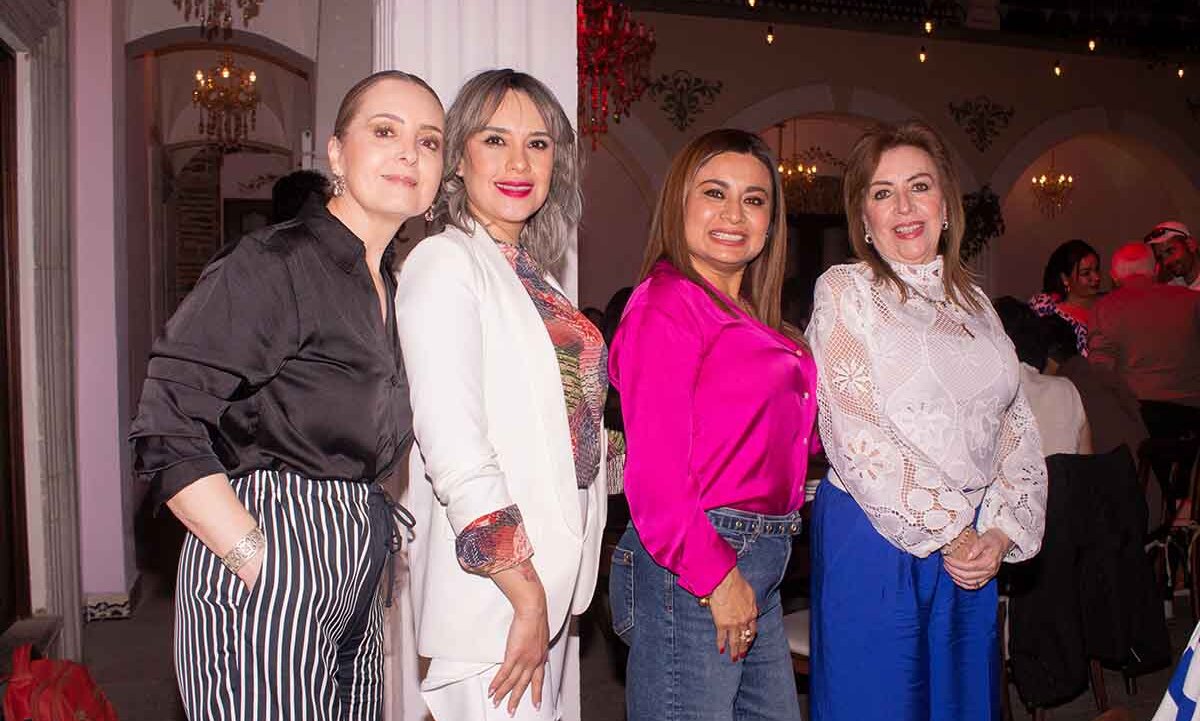 María Luisa Schereiber, Erika Vallejo, Lilia Quintana y Sara Megarec