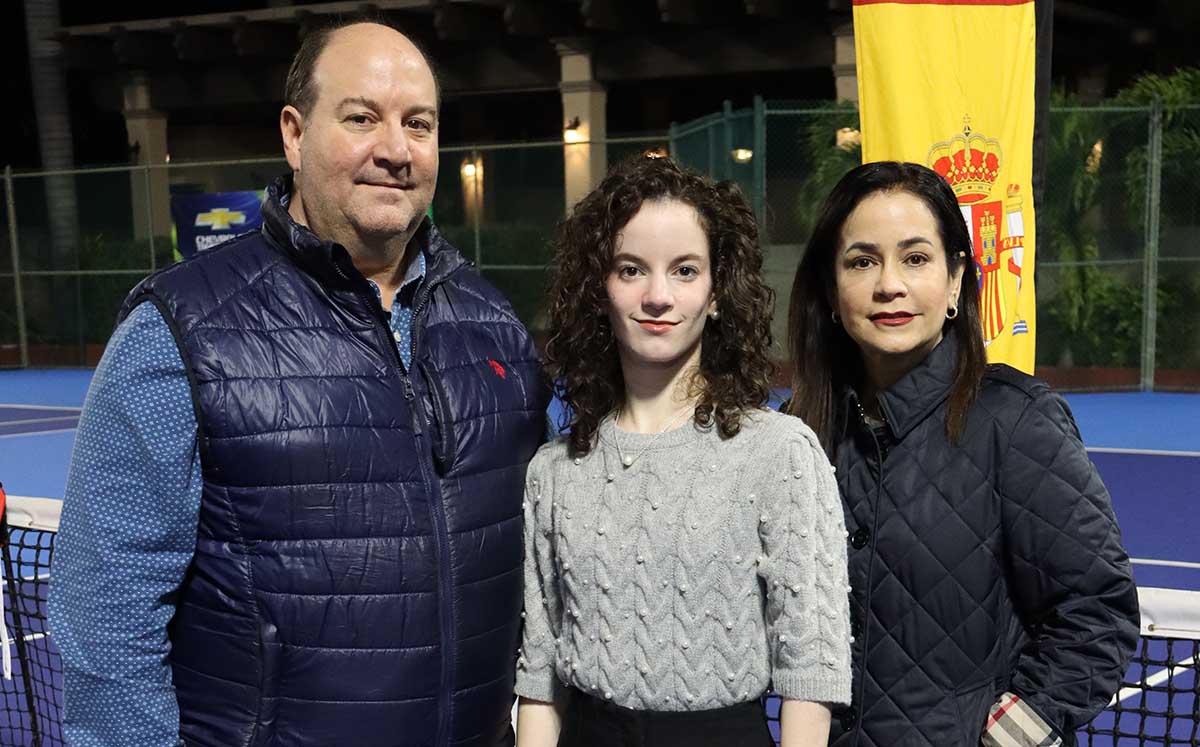 FERNANDO MARTÍNEZ, ANA MARY MARTÍNEZ Y ANA MARY ROMO orgullosamente presentes en el Torneo de la Amistad 2024