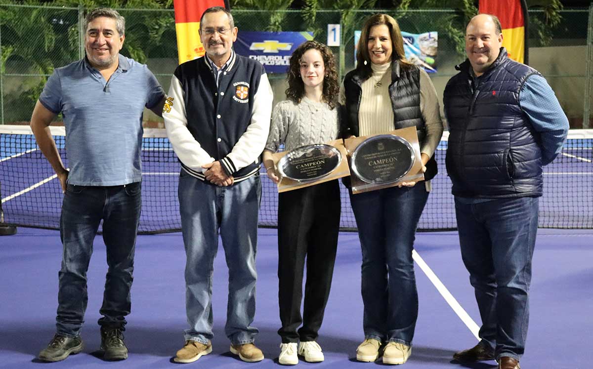 EDUARDO VALLES, EDUARDO GONZÁLEZ,JUDITH ARGUELLES, ANA MARY MARTÍNEZ Y FERNANDO MARTÍNEZ felices de estar presentes en una edición más del torneo