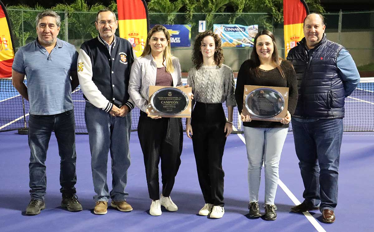 EDUARDO VALLES, EDUARDO GONZÁLEZ, ANA MARY MARTÍNEZ Y FERNANDO MARTÍNEZ disfrutaron de la modalidad de dobles en el torneo