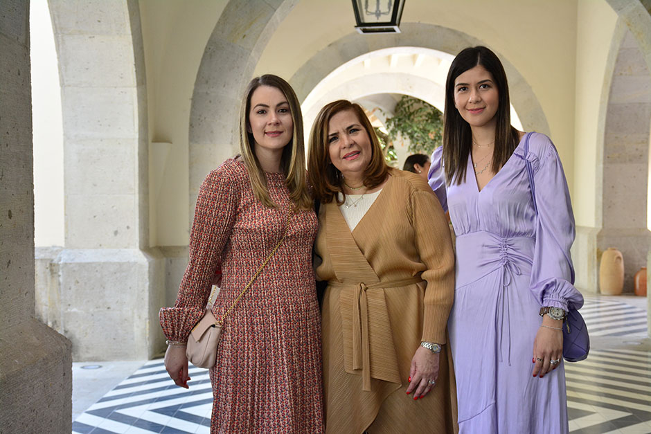 Ailette Castillo, Marisol Ochoa y Estefy Castillo