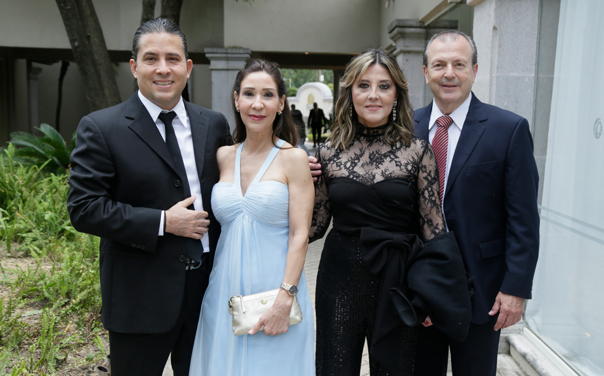 Domingo Treviño, Alejandra de Treviño, Maru Treviño de González y Fernando González / Foto: Omar Valdez