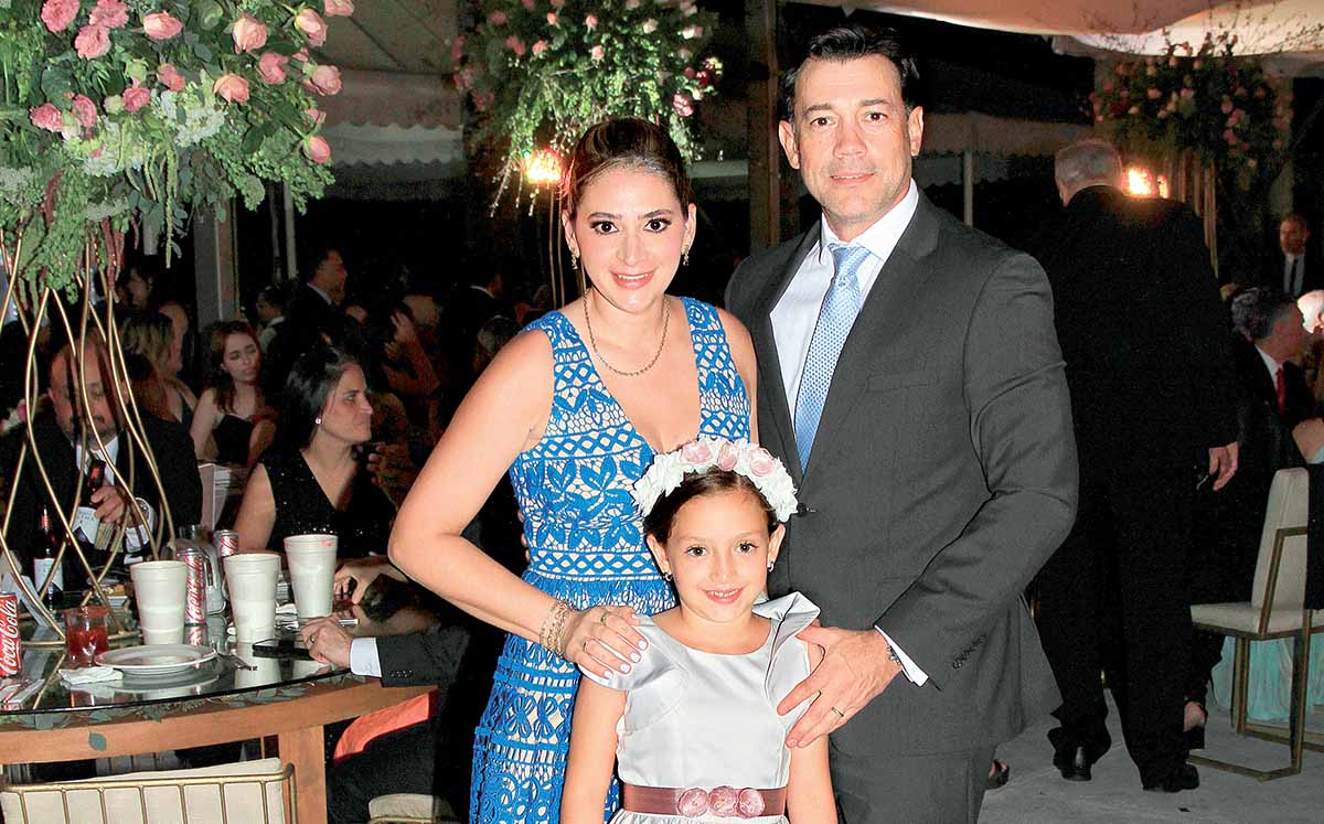 ADRIANA SALDÍVAR, ALEJANDRO DELSOL Y LUCIANA DELSOL nos regalaron sus mejores sonrisas