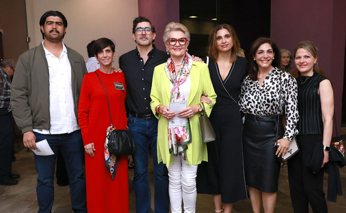 Antonio, Laura, Carlos, Georgina, Marcela, Sory y Alejandra