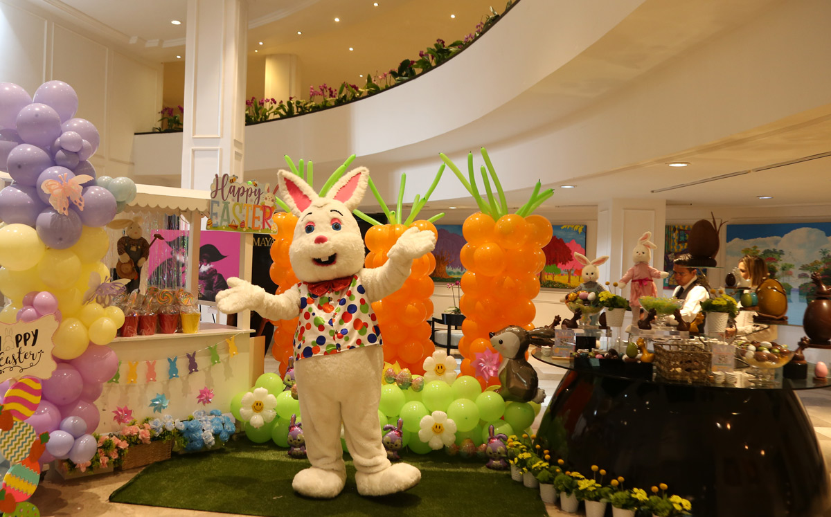 La coneja recibió a los socios y sus familias al convivio de Pascua / Foto: Roberto Alvarado
