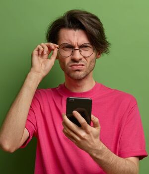 Cambio de horario: ¿Cómo puedo ajustar mi celular a la hora correcta? (Foto: Freepik)