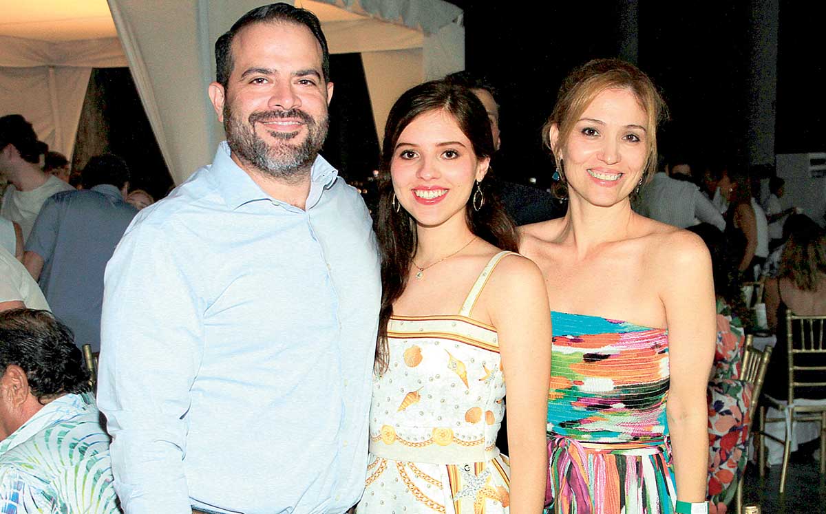 ANTENÓGENES SALDÍVR, REGINA SALDÍVAR Y ALEJANDRA SALAZAR presentes en el Club Campestre Tampico