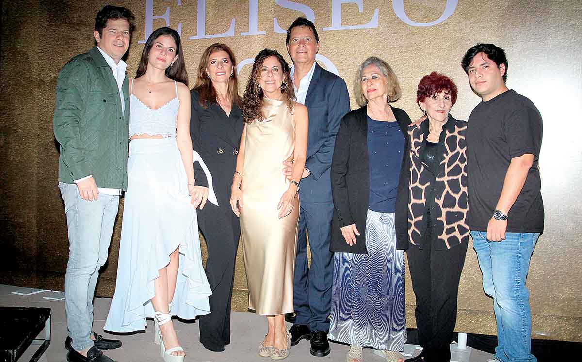 HUGO SCULLY, SUSANA TREVIÑO, SUSANA HERNÁNDEZ, REBECA DE TREVIÑO, ELISEO TREVIÑO, ALICIA DE SCULLY, SUSANA ZAHER Y SERGIO TREVIÑO