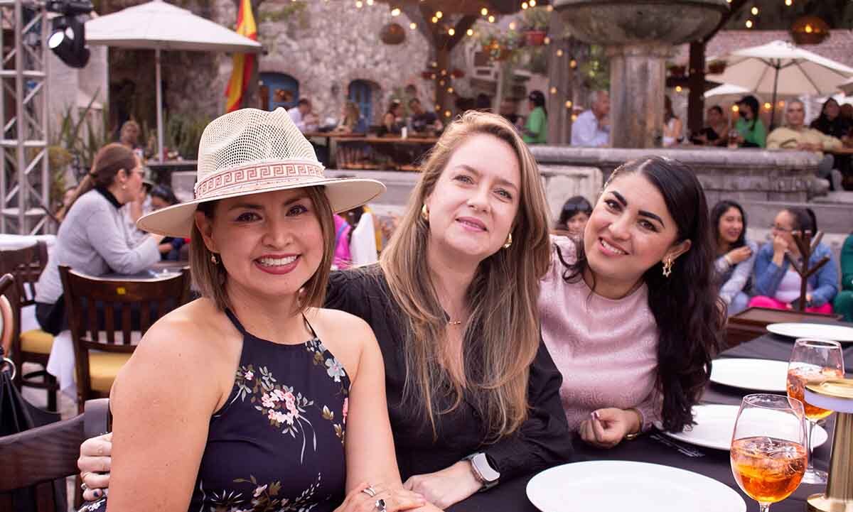 Erika Rocha, Denisse Von Wobeser y Evelyn Hernández
