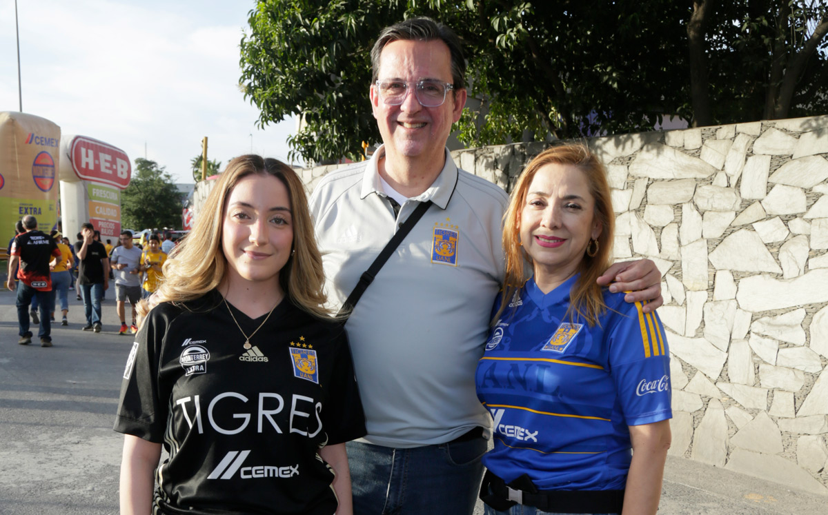 Alesandrina De la Garza, Francisco De la Garza y Alejandrina Betancourt / Foto: Omar Valdez