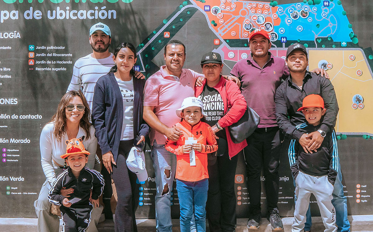Michelle Mendieta, Alejandro Álvarez, Ximena Álvarez, Lucia Albarrán, Regina Álvarez, Erick Álvarez, Beatriz Rios, José Álvarez, Matthew Navarro y Emm