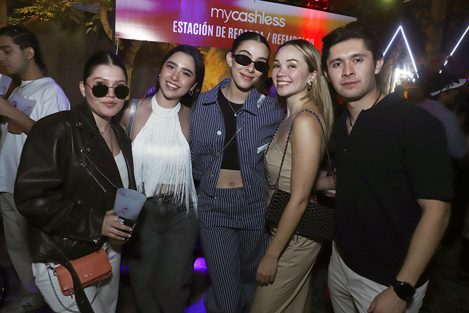 Ximena Zárate, Frida Chávez, Yanik Kuri, Andrea Gutiérrez y Mauricio Lozano