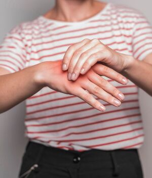 FDA alerta por uso de estos productos para el dolor; ¿cuáles son? (Freepik)