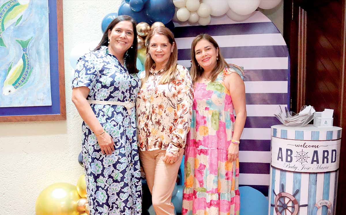 SILVIA OCAMPO, PATY DE LEÓN Y MARILÚ PANIAGUA dejaron un mensaje con sus mejores deseos en el back de fotos