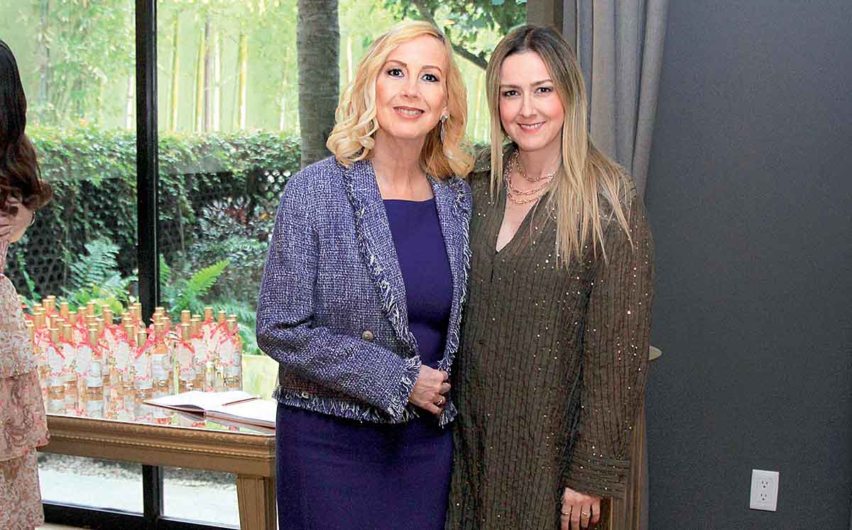 ANA LAURA DELSOL Y KIM FLORES disfrutaron de un menú de pechuga de pollo rellena de flor de calabaza y nuez moscada