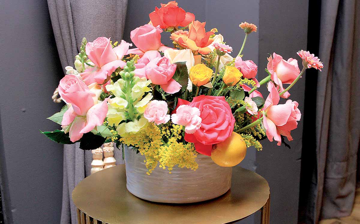 Detalle floral a cargo de Flores de Sofía