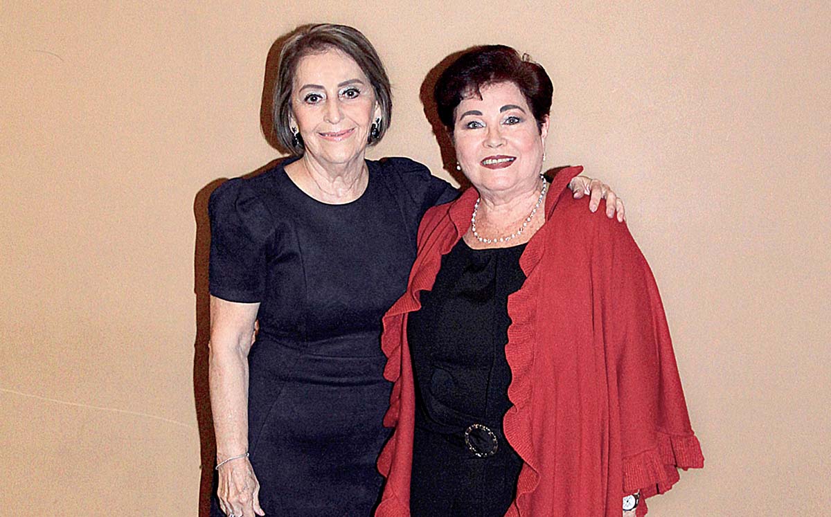 MARTHA ROJANO Y LUCY TREVIÑO llegaron puntuales al Club de Industriales