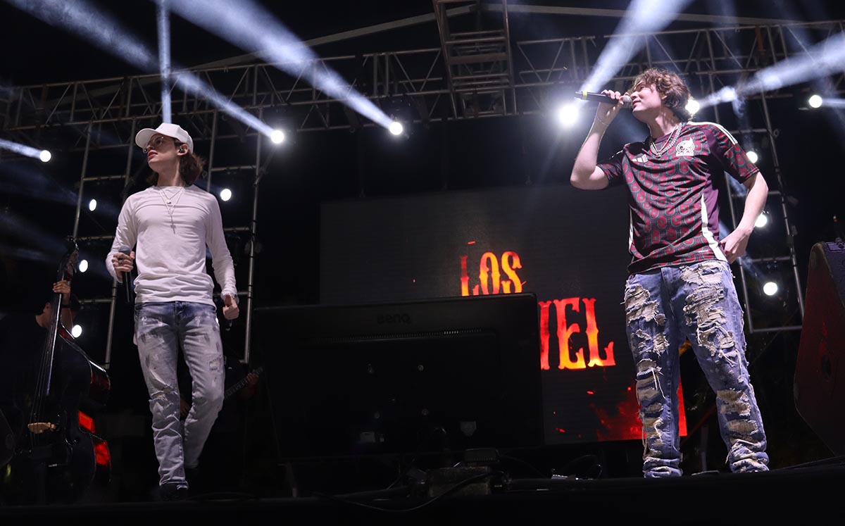 EUGENIO ESQUIVEL Y SEBASTIAN ESQUIVEL para cerrar esta inolvidable velada presentaron su reciente éxito Exceso