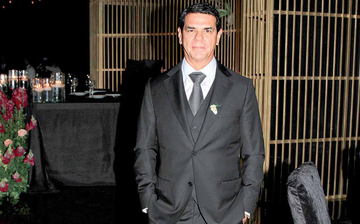 PAPÁ DE LA NOVIA. ADELFO JUÁREZ feliz de ver a su hija casarse con el amor de su vida