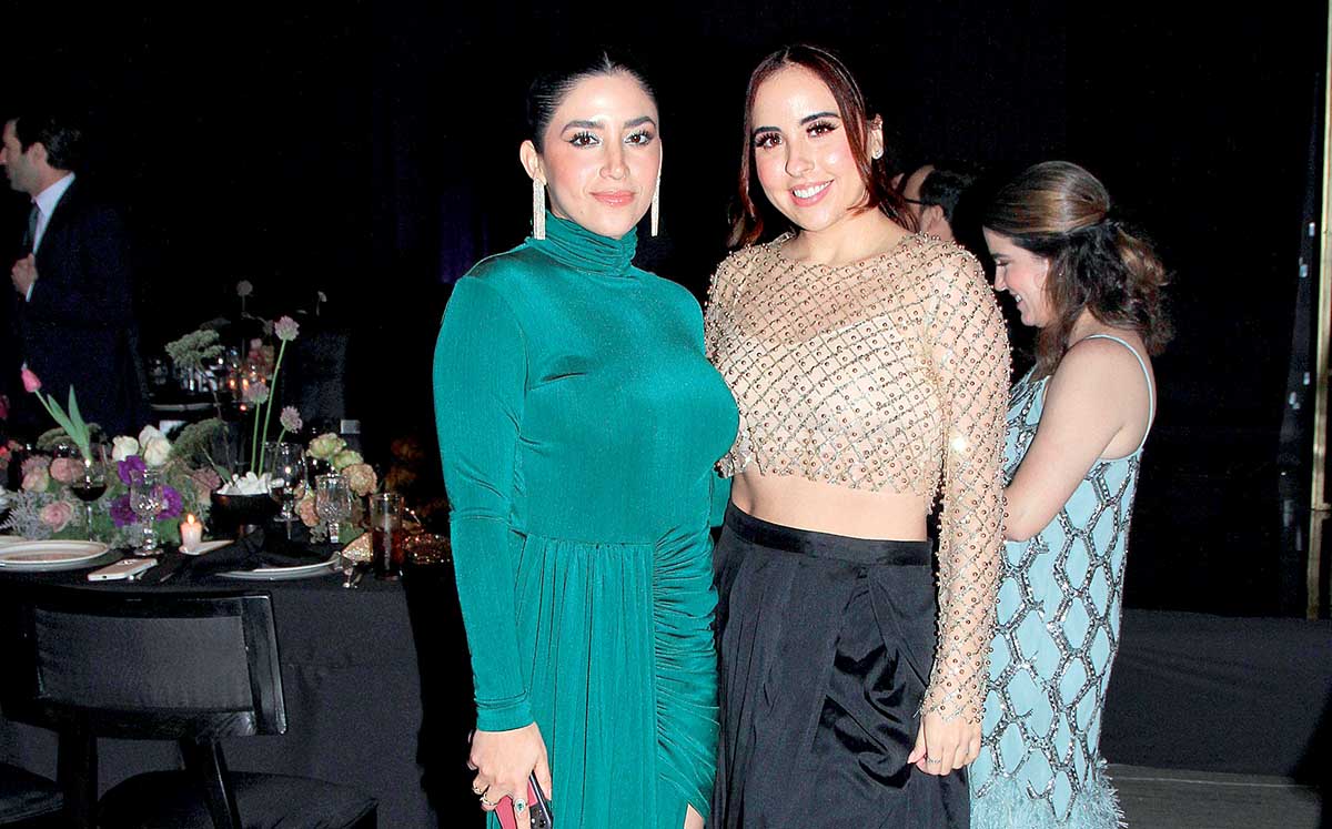 NICOLE MANZUR Y ANA SOFÍA PIER disfrutaton de la música del DJ Chucho Teliz
