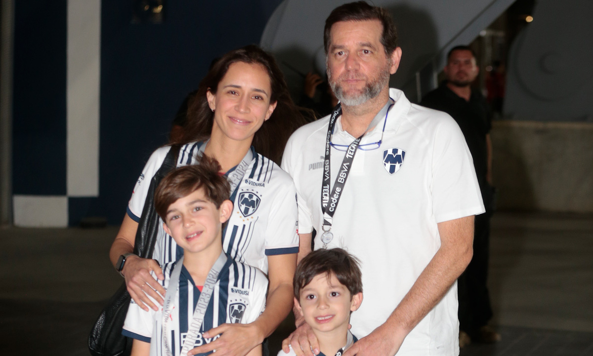 Stephanie Schiemann de Santos, Federico Santos, Alejandro Santos y Fede Santos / Foto: Daniel Saldívar