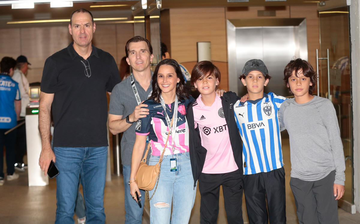 Diego Almaguer, Marcelo De la Garza, Gaby Beltrán de De la Garza, Carlos Beltrán, Diego Almaguer e Isaac Mercado / Foto: Daniel Saldívar