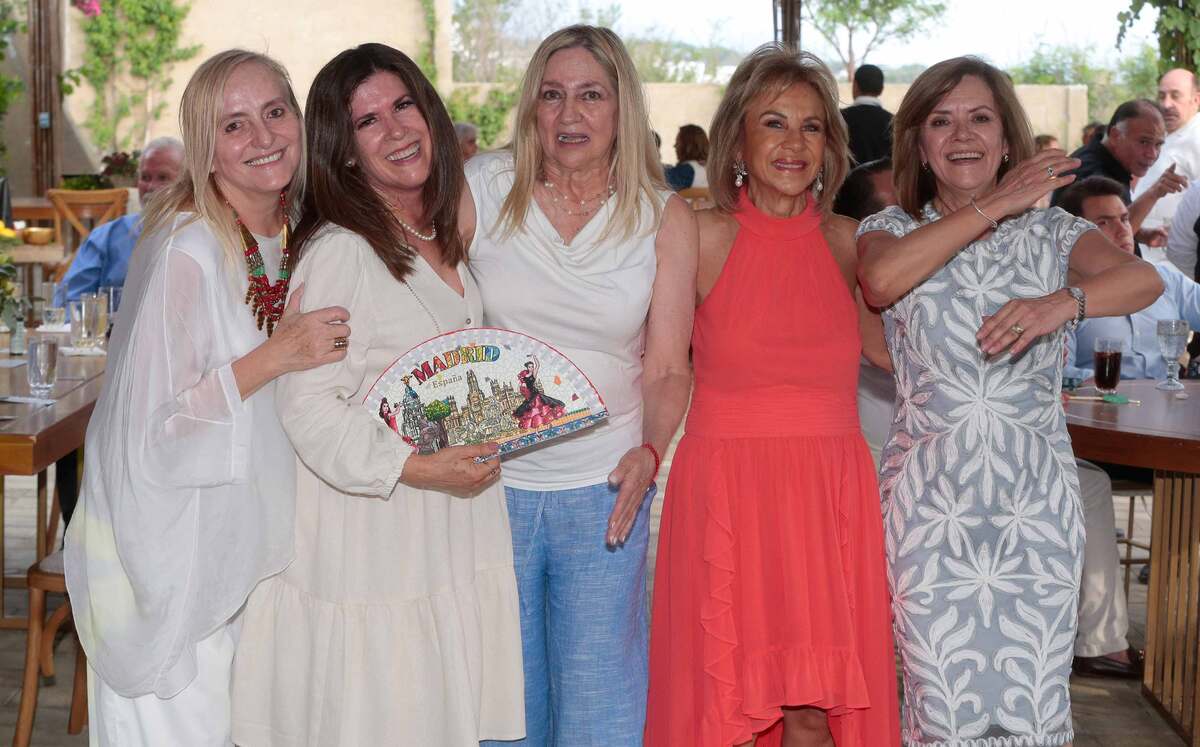 Margarita Pérez, Cecilia Corona, Leticia Estrada, Gloria Estrada y Marissa Chávez