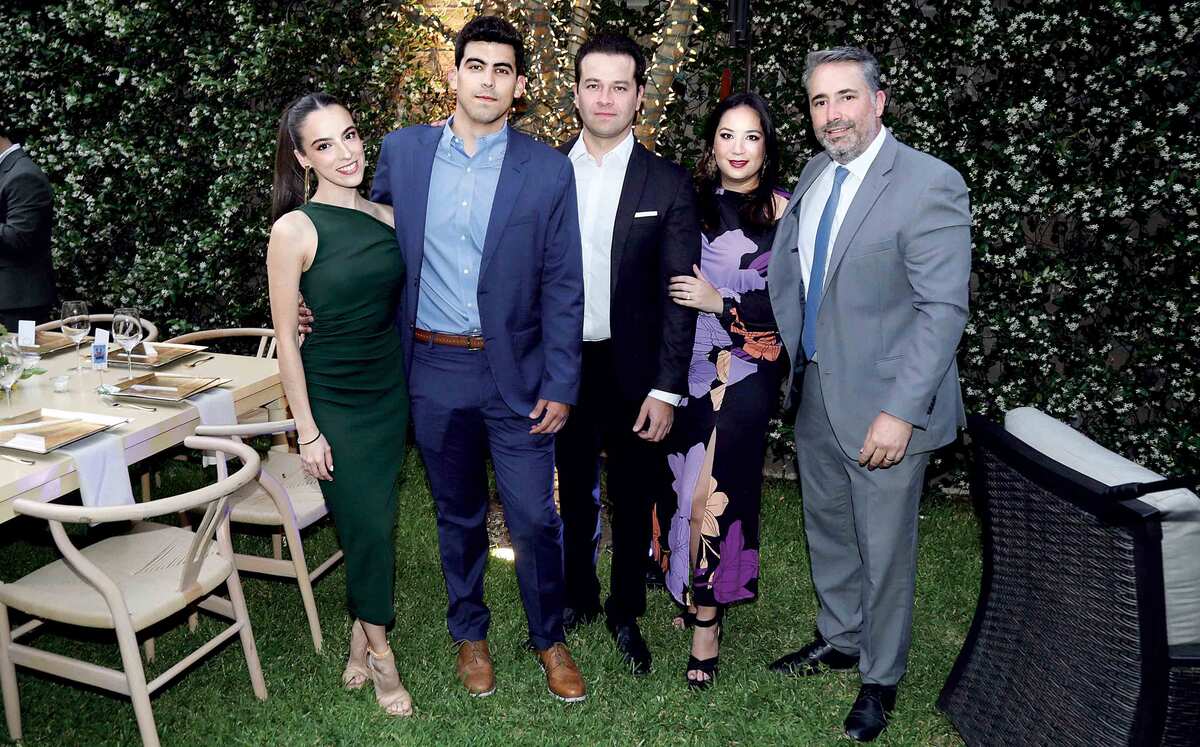 Paulina Sillas, Marcelo Candanedo, Eduardo Vélez, Ana González y César Bas