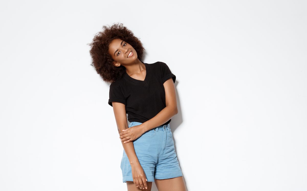 ¿Ropa negra da más calor? ¿Qué pasa con ropa de otros colores? (Freepik)
