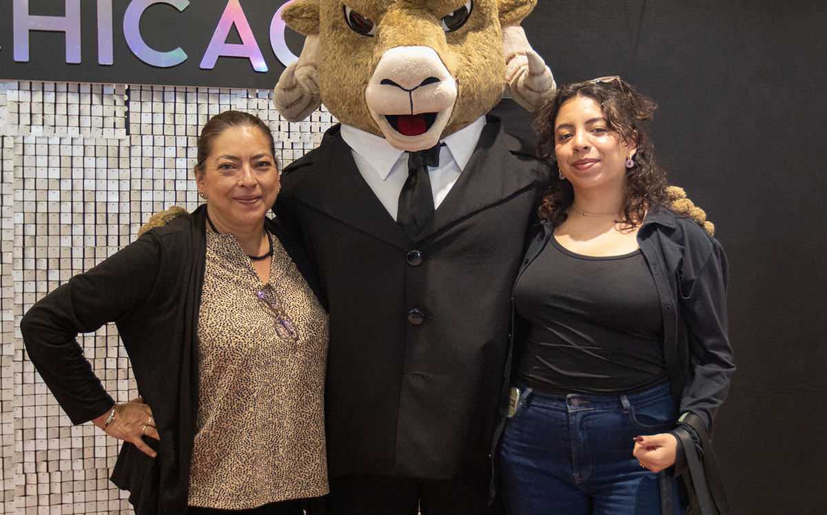 Luz Flores y Paulina Garduño