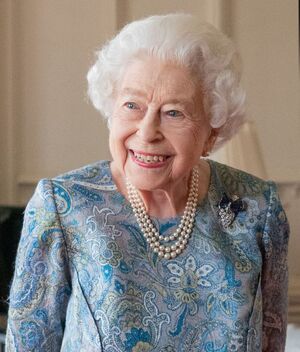 Así fue el día que la Reina Isabel se quitó la corona para ser madre (Foto: Getty)