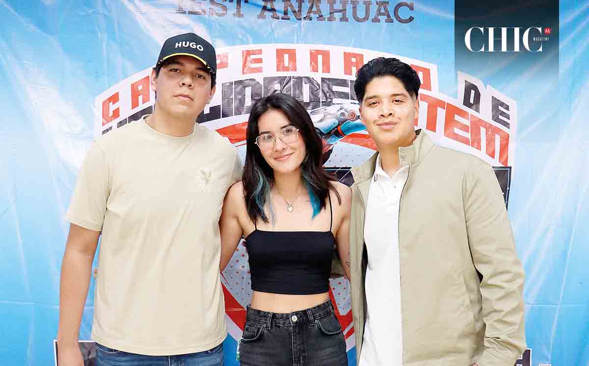 CARLOS BONILLA, XIMENA RIVERA Y SAULO GRACIANO estuvieron presentes en el primer Torneo VEX Robótica y STEM en el IEST Anáhuac