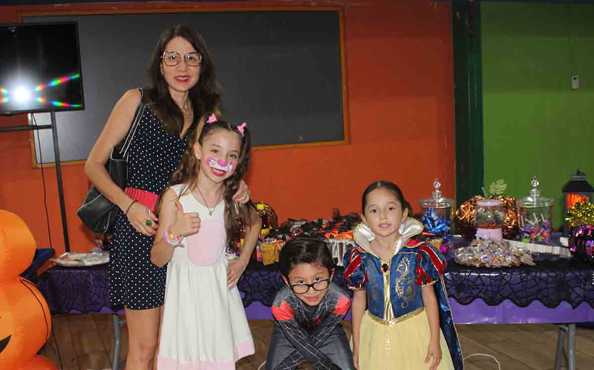 VIETH GUZMÁN, NIKKI FERNÁNDEZ, SANTIAGO GONZÁLEZ, BÁRBARA FUENTES se divirtieron en el área de juegos