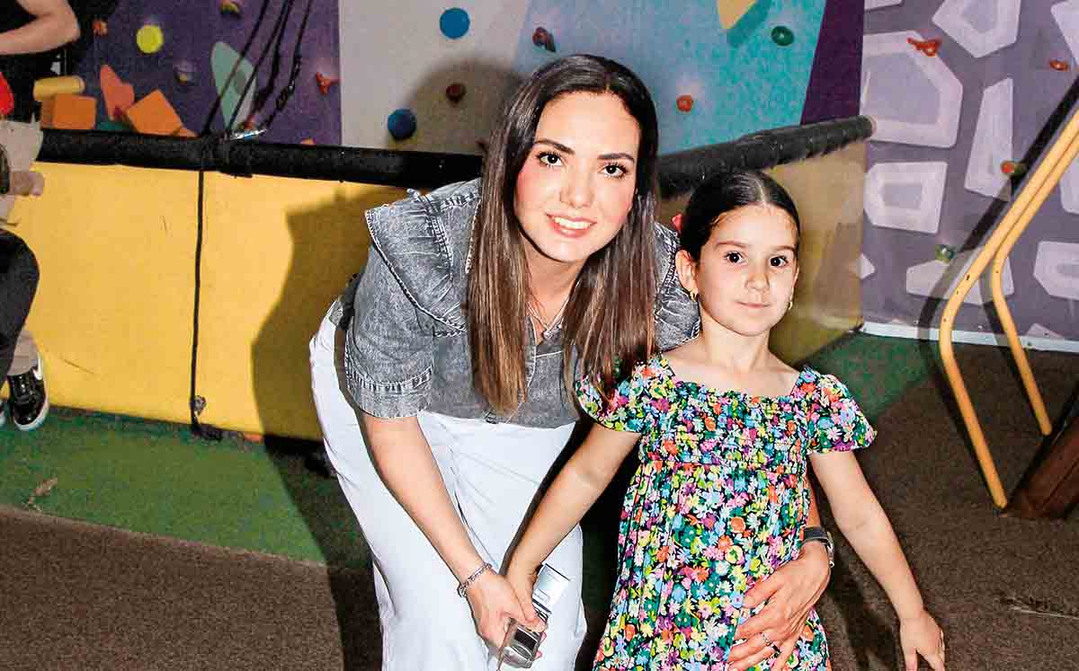 CECILIA DÍAZ BARRIGA Y NATALIA DE LA FUENTE disfrutaron de la fiesta con temática de la Sirenita