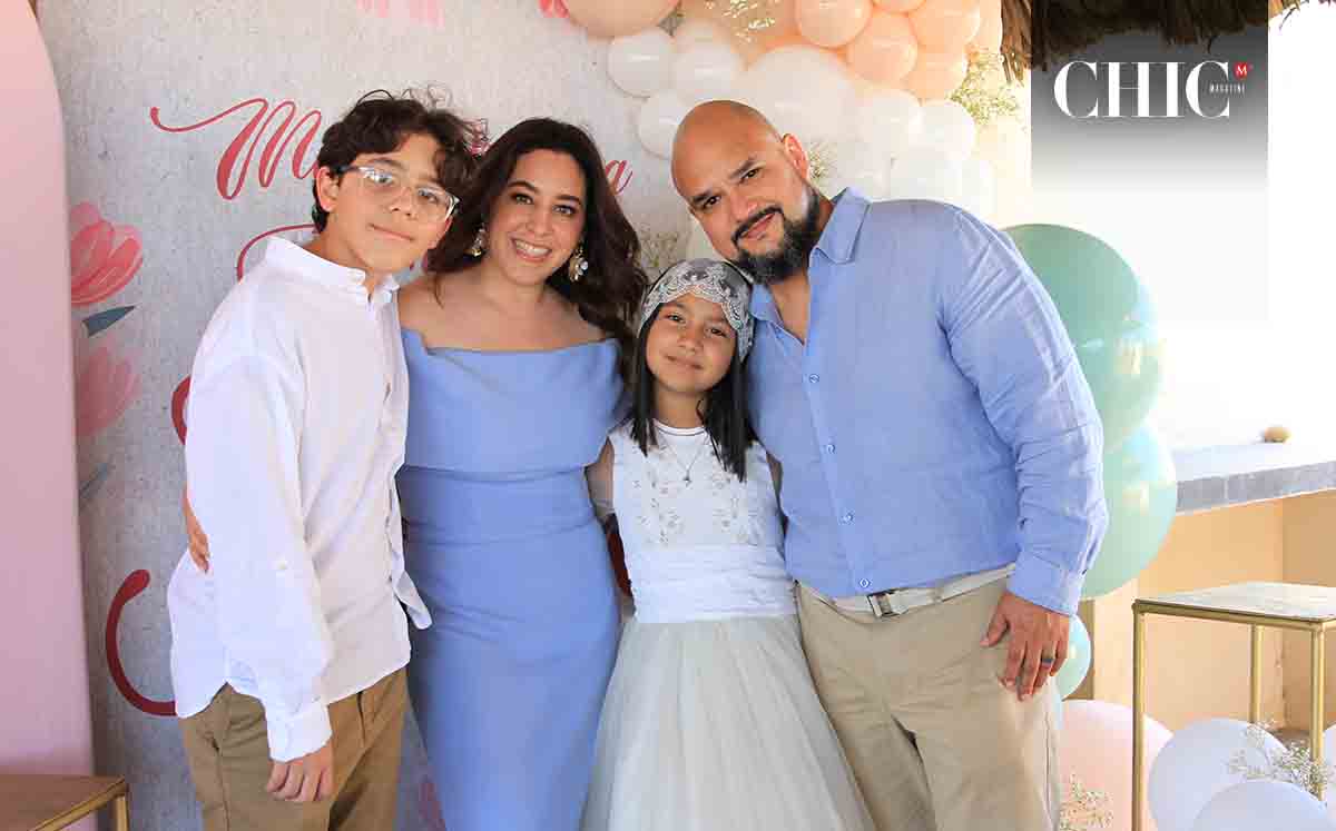 DIEGO GARZA, GABY DE RIVERA, NINA RIVERA Y ROLANDO RIVERA felices en el festejo en playa Miramar