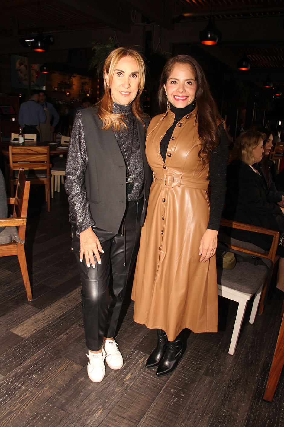 Gaby Enríquez y Claudia Padilla.