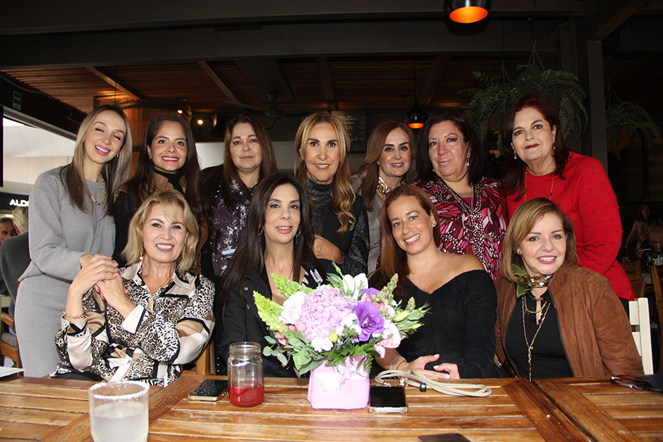 Z. Amigas de la festejada