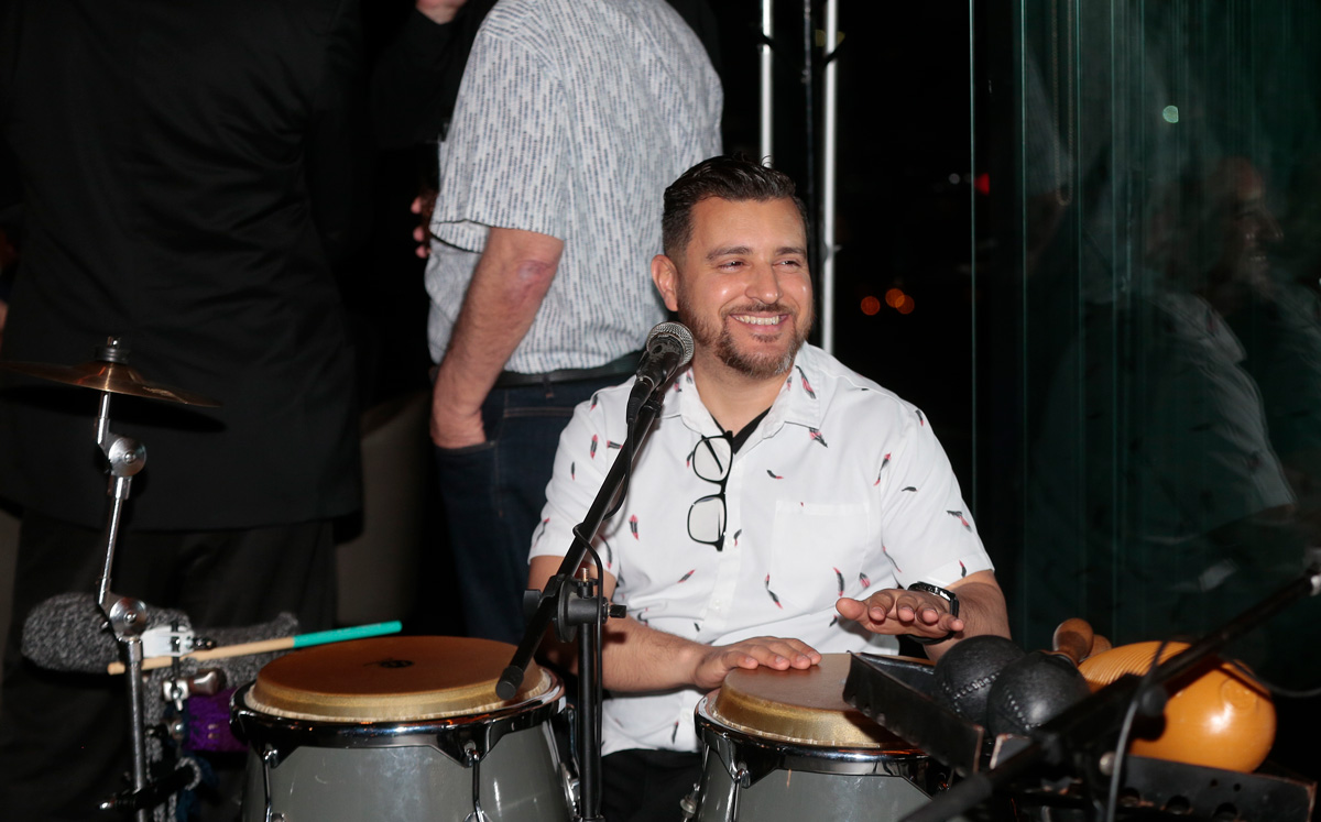 La fiesta de cumpleaños fue amenizada por música cubana / Foto: Daniel Saldívar