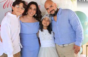 DIEGO GARZA, GABY DE RIVERA, NINA RIVERA Y ROLANDO RIVERA felices en el festejo en playa Miramar