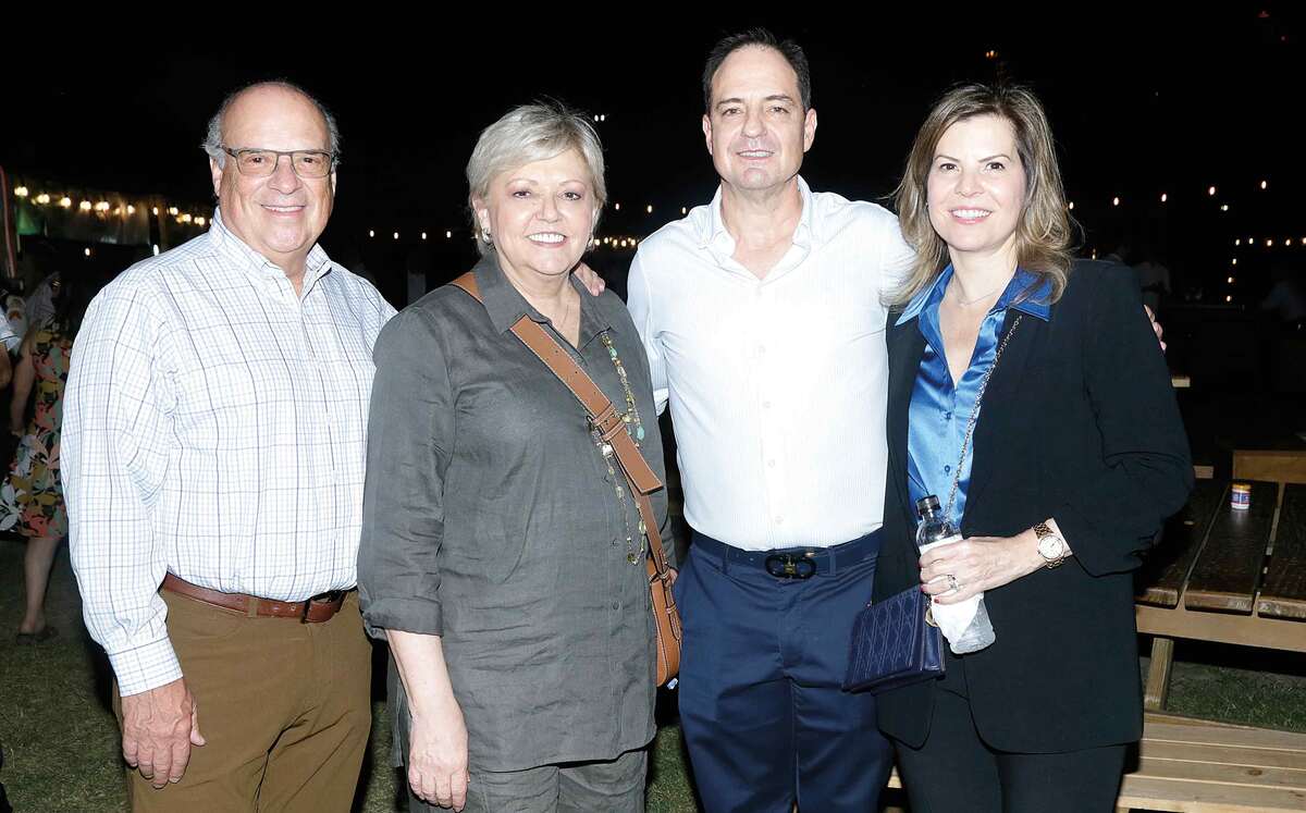 Mario Páez, Nidia de Páez, Eugenio Clariond y Gaby de Clariond