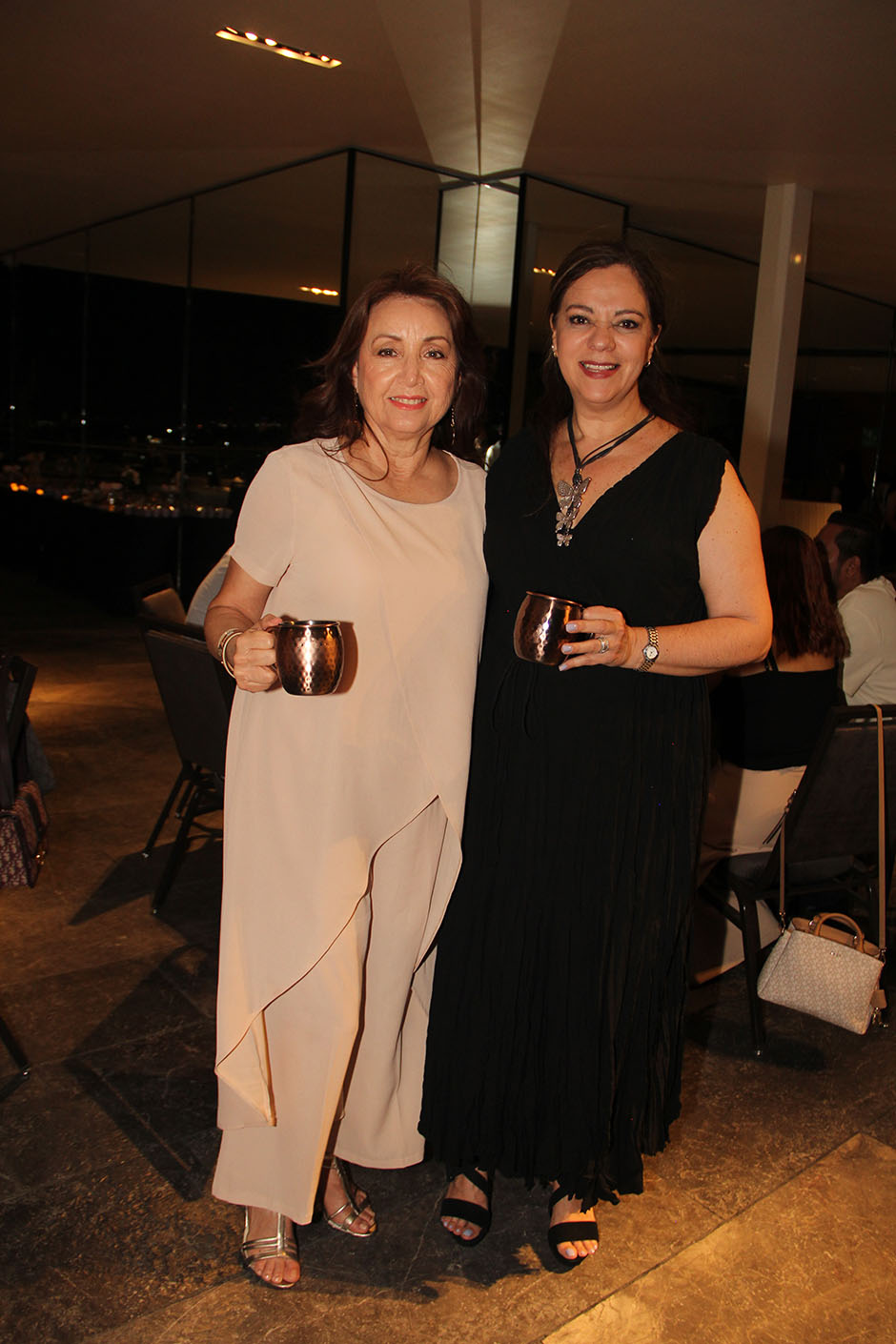 Martha Samaniego y Maru Aguirre.