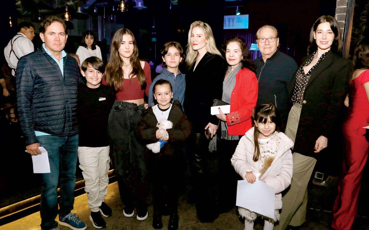 Ricardo De la Peña, Bruno De la Peña, Romina De la Peña, Roco De la Peña, Astrid Valdez, Carmen Celaya, Ricardo Valdez, Arlen Valdez, Isabella Baca