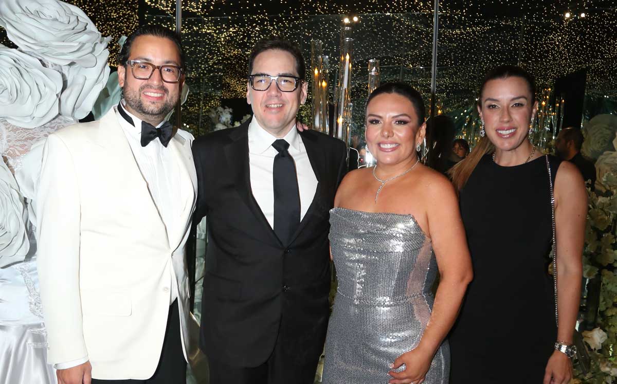 Ricardo Dávalos, Kiko Lobo, Caty Sandoval y Myriam Salas de Lobo