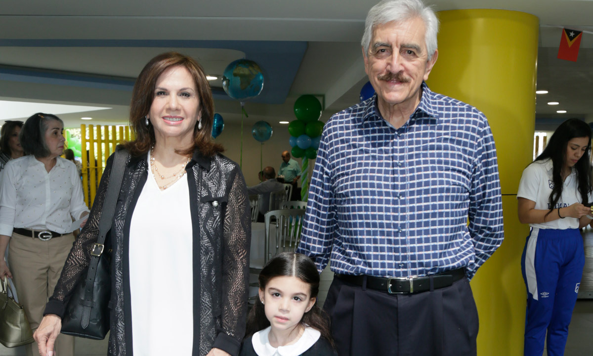 María del Carmen García de Cruz, Viviana S. Cruz y Javier Cruz / Foto: Roberto Alvarado