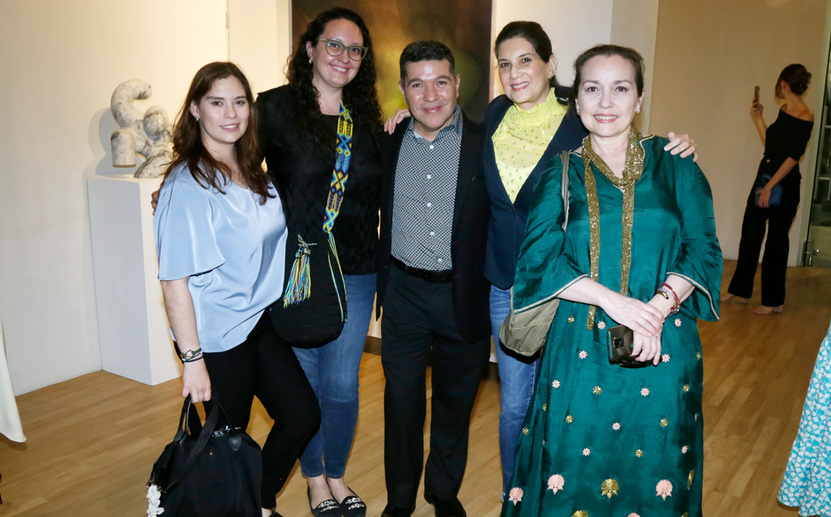 Fernanda Garza, Mónica Mendirichaga, Joel Flores, Patricia Garza y  Gloria Verónica González / Foto: Omar Valdez
