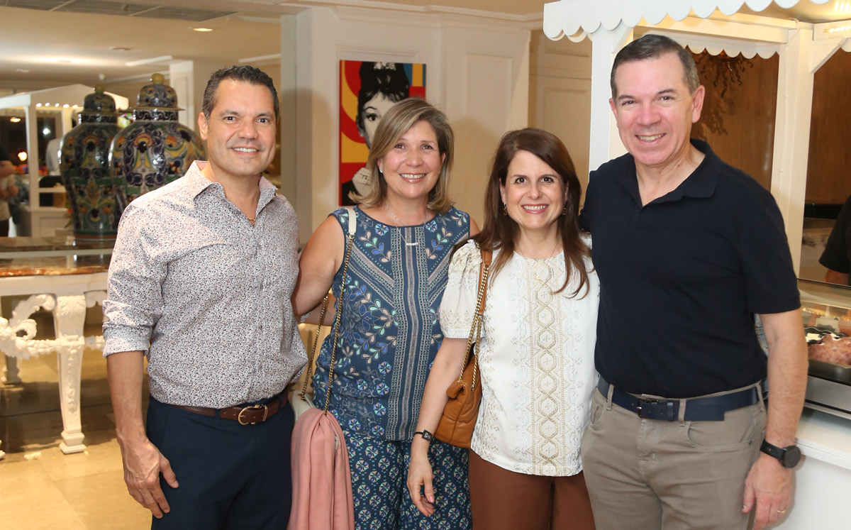 Francisco García, Esperanza Llaguno, Celina Fernández y Enrique Mouret / Foto: Omar Valdez